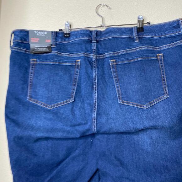 Torrid Boyfriend Straight Denim Jeans Vintage Stretch Mid-Rise Sz 24 NWT - Picture 5 of 10